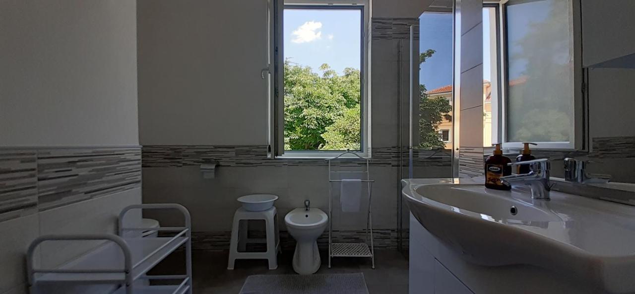 Apartments Villa Sandi Izola Esterno foto