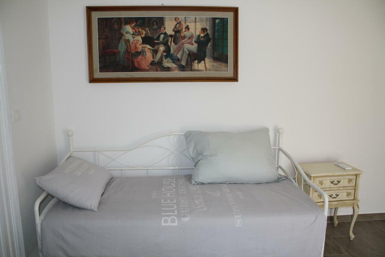 Apartments Villa Sandi Izola Esterno foto
